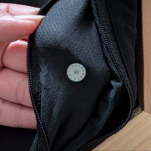 lululemon athletica Black Cropped Leggings - Picture 4 of 4